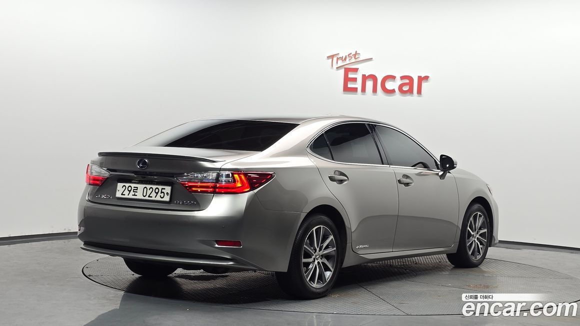 Lexus ES 2017