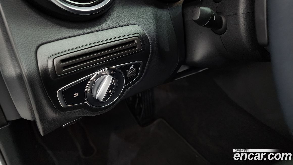 Mercedes-Benz C-Class 2020