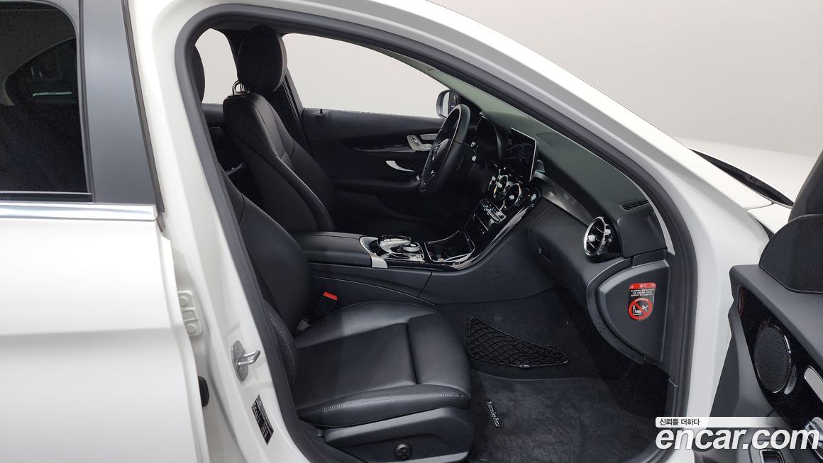 Mercedes-Benz C-Class 2020