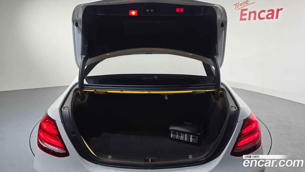 Mercedes-Benz E-Class 2020