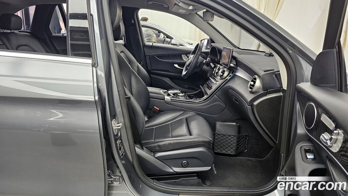 Mercedes-Benz GLC-Class 2019