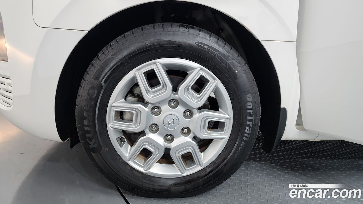 Hyundai Staria 2023