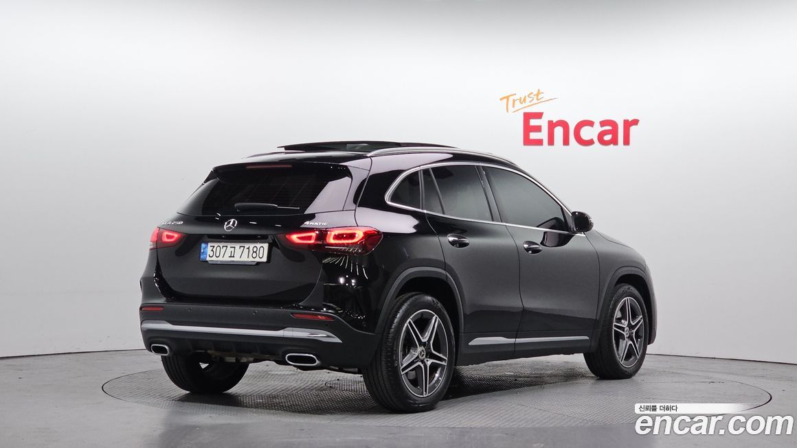 Mercedes-Benz GLA-Class 2020