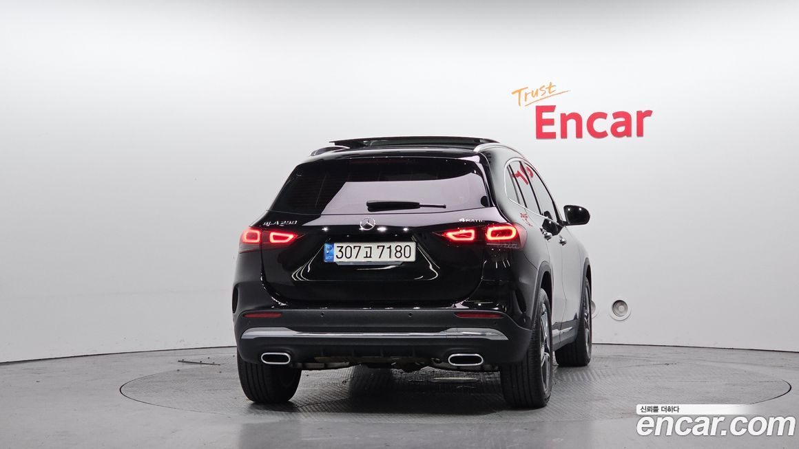 Mercedes-Benz GLA-Class 2020
