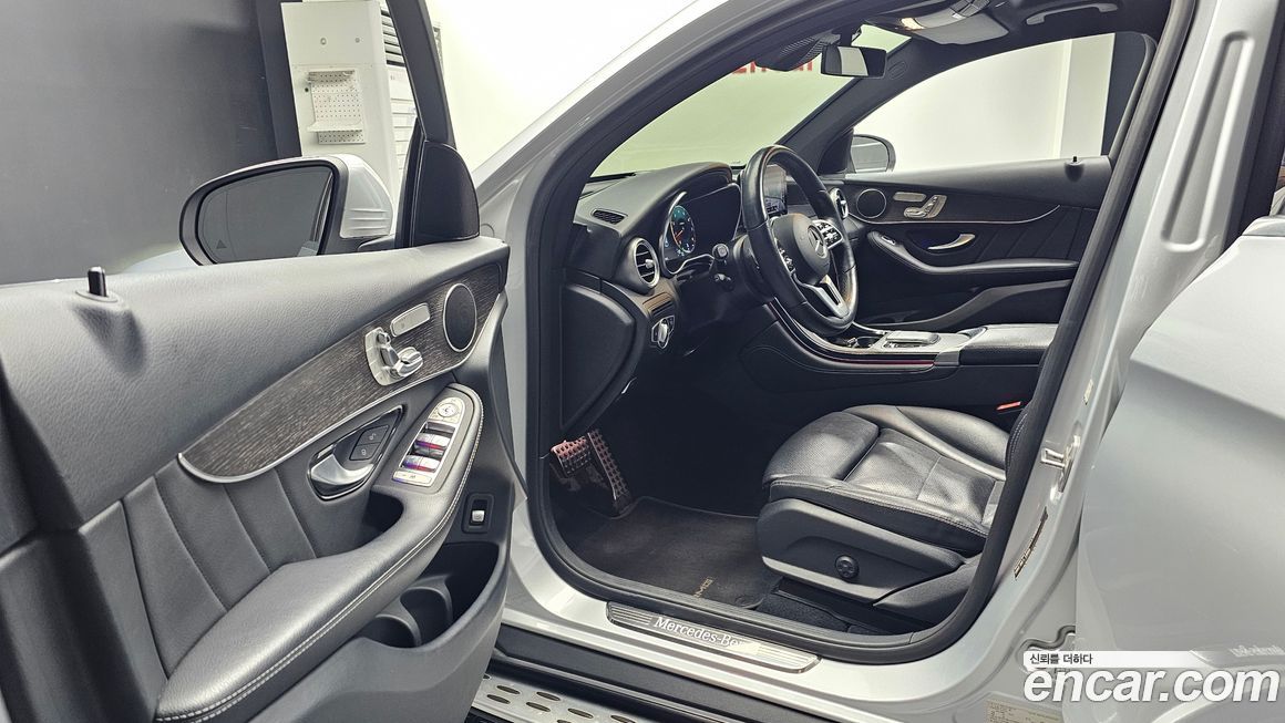 Mercedes-Benz GLC-Class 2020