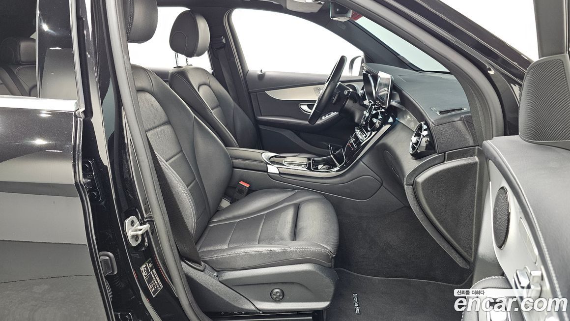 Mercedes-Benz GLC-Class 2021