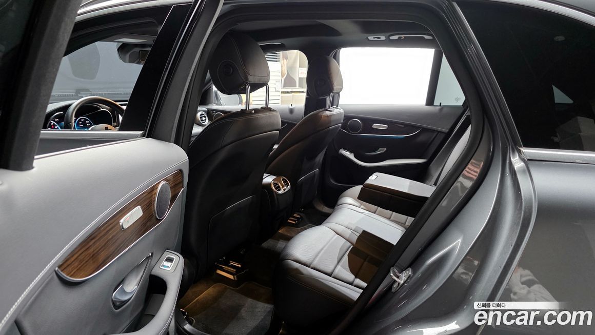 Mercedes-Benz GLC-Class 2020