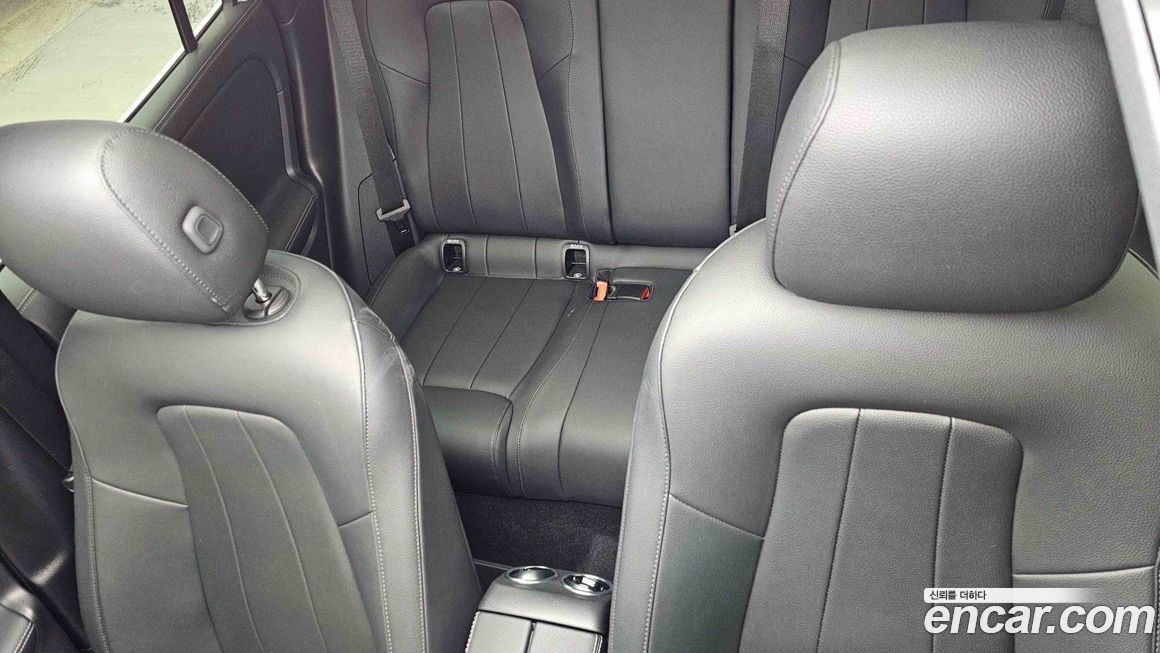 Mercedes-Benz GLA-Class 2021