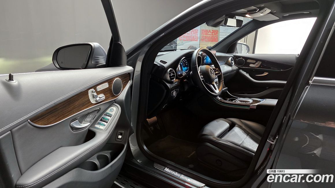 Mercedes-Benz GLC-Class 2020