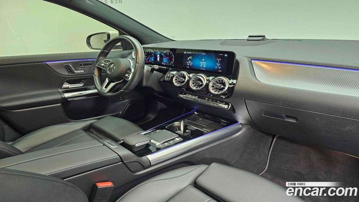 Mercedes-Benz GLA-Class 2021