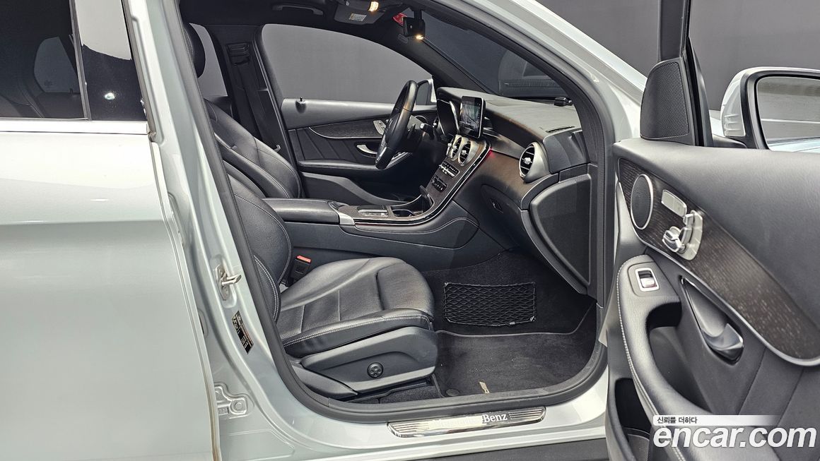 Mercedes-Benz GLC-Class 2020