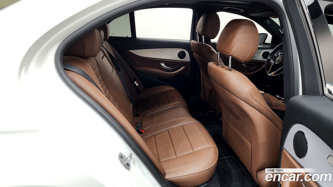 Mercedes-Benz E-Class 2021