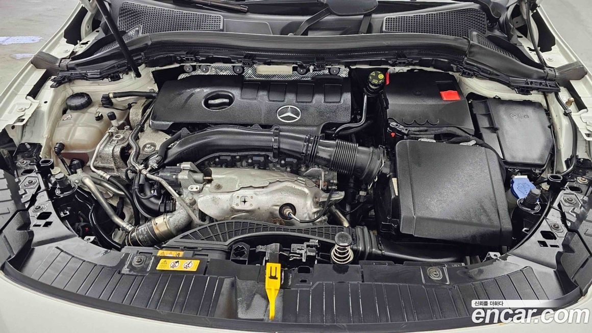 Mercedes-Benz GLA-Class 2021