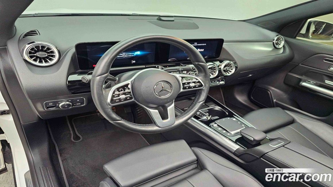 Mercedes-Benz GLA-Class 2021