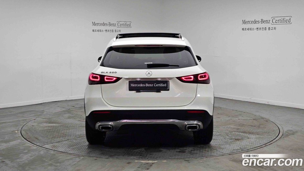 Mercedes-Benz GLA-Class 2021