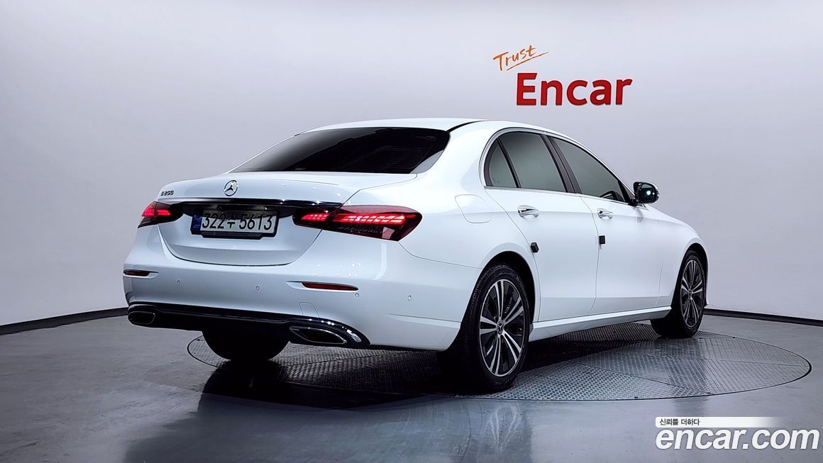 Mercedes-Benz E-Class 2021