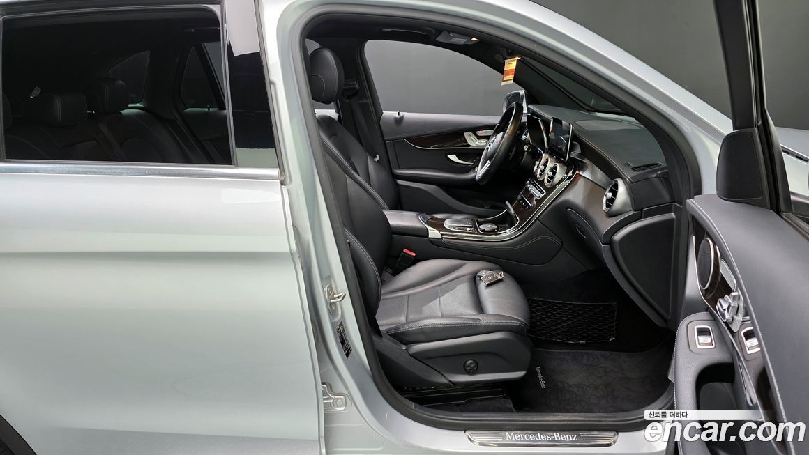 Mercedes-Benz GLC-Class 2020