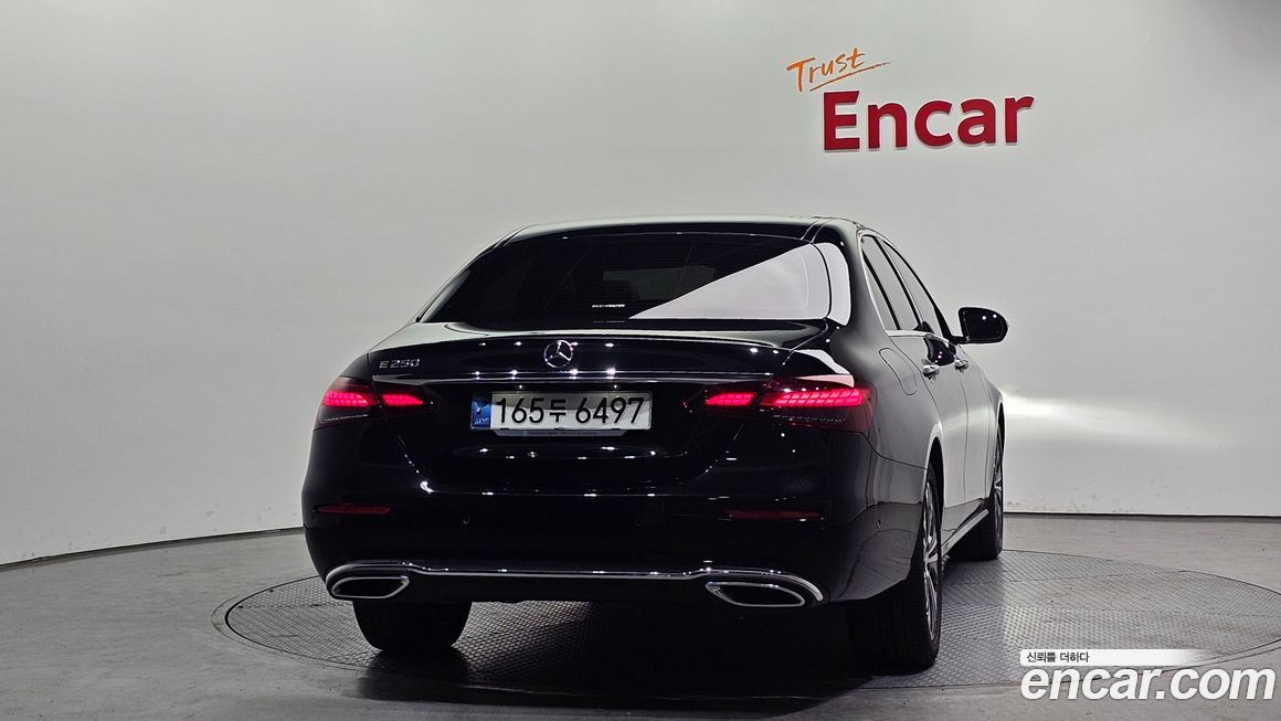 Mercedes-Benz E-Class 2021