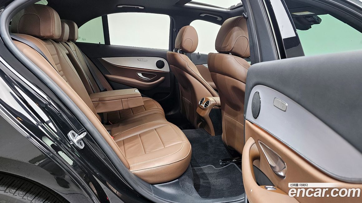 Mercedes-Benz E-Class 2021