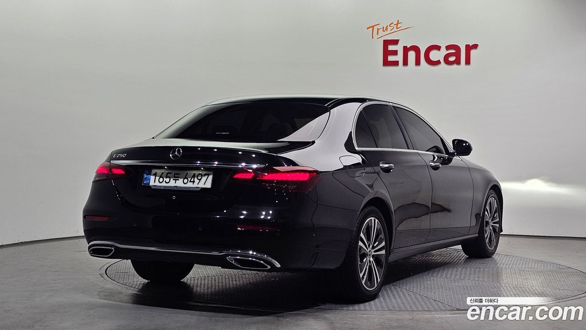 Mercedes-Benz E-Class 2021