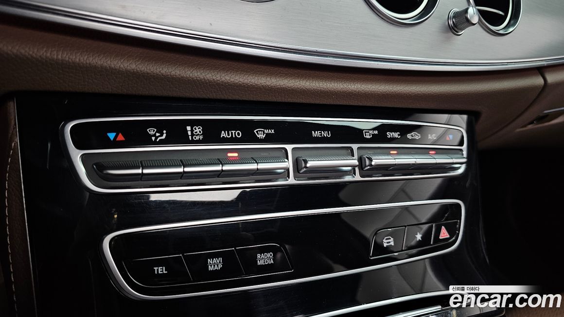 Mercedes-Benz E-Class 2021