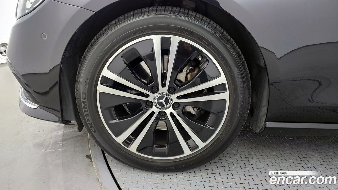 Mercedes-Benz E-Class 2021