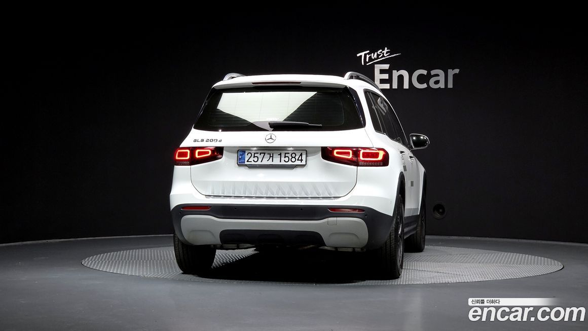 Mercedes-Benz GLB-Class 2021