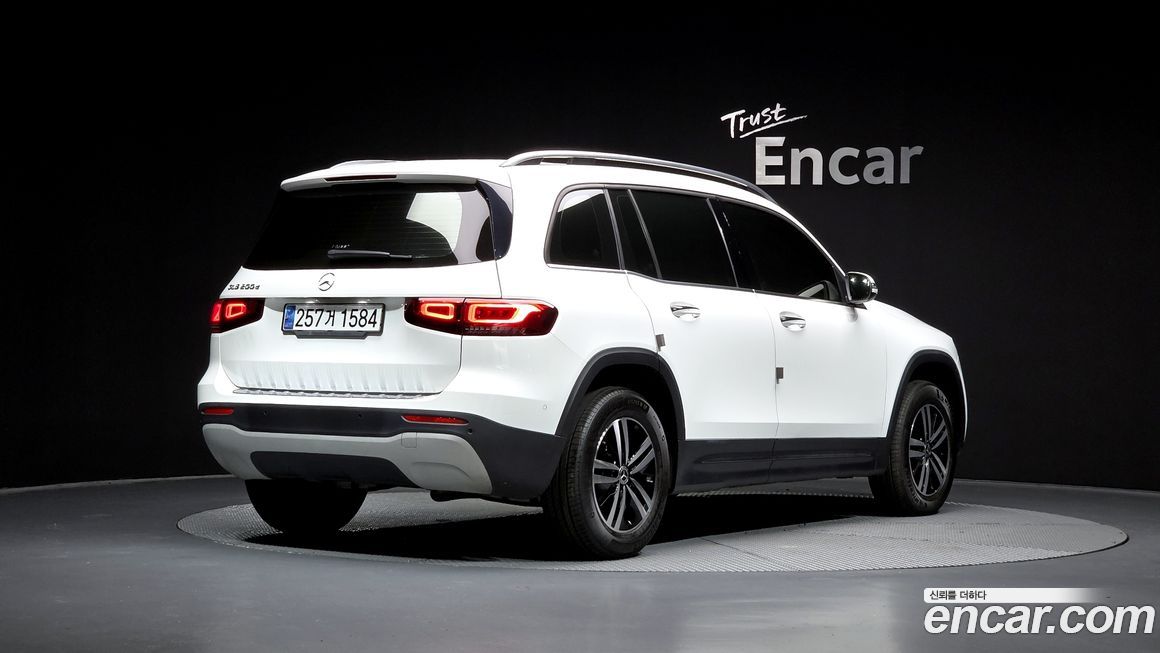 Mercedes-Benz GLB-Class 2021