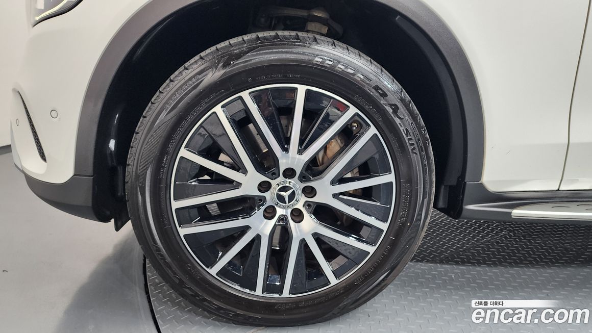 Mercedes-Benz GLC-Class 2021