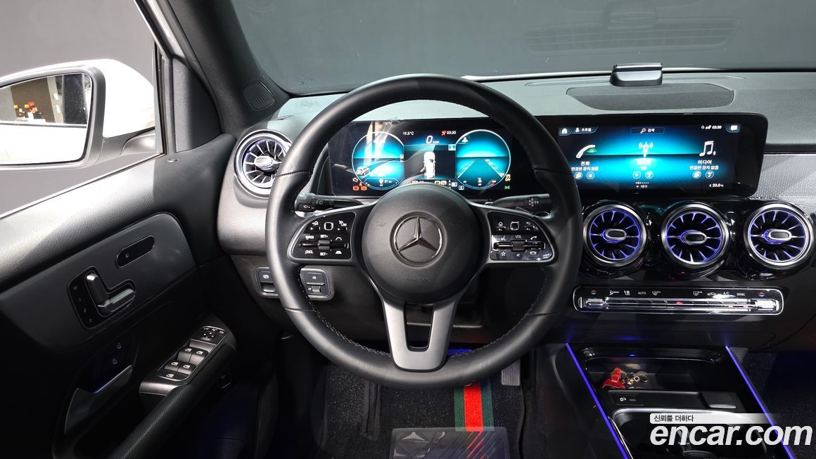 Mercedes-Benz GLB-Class 2021