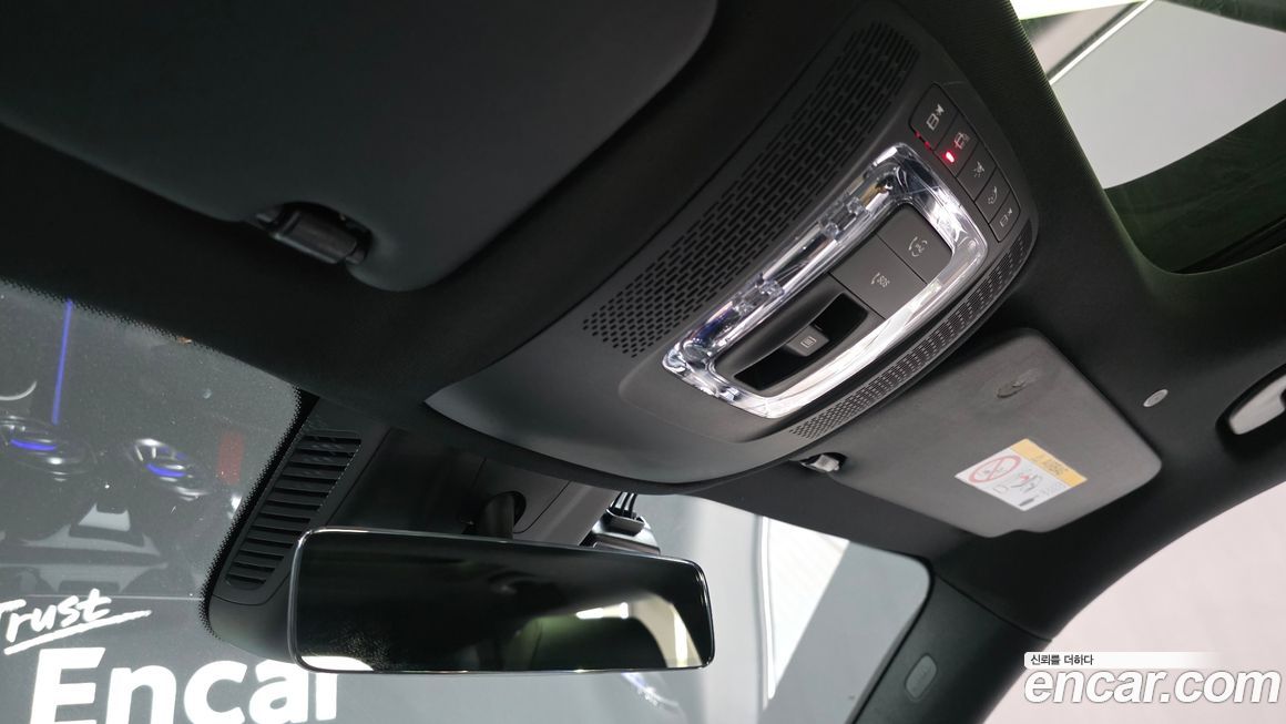 Mercedes-Benz GLB-Class 2021