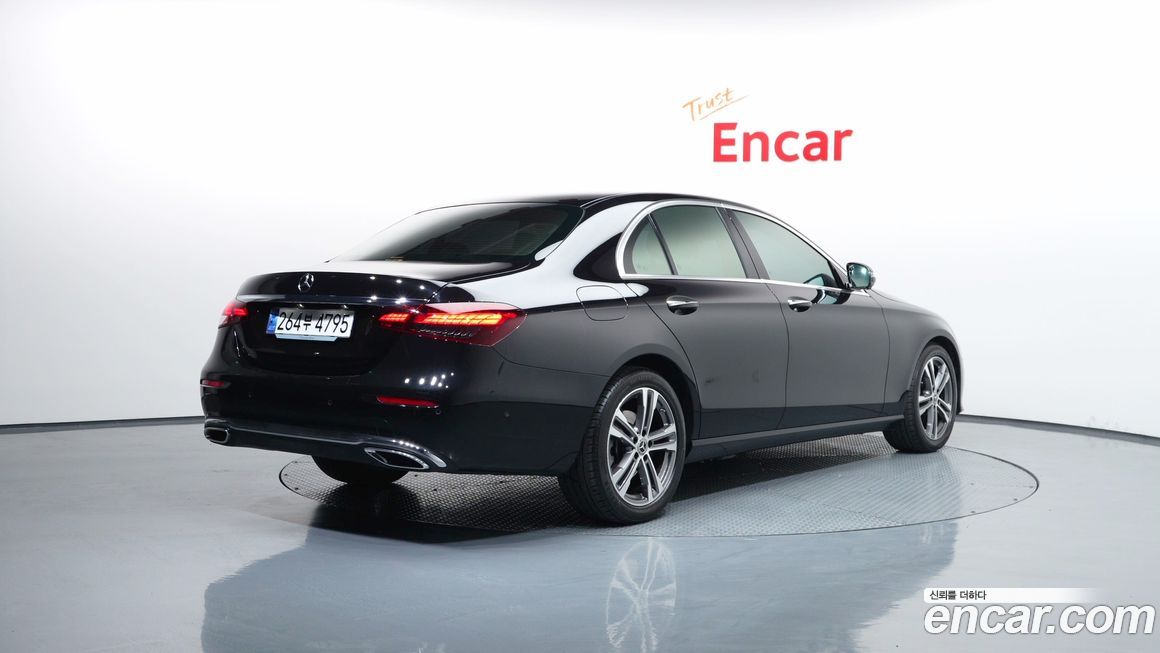 Mercedes-Benz E-Class 2023