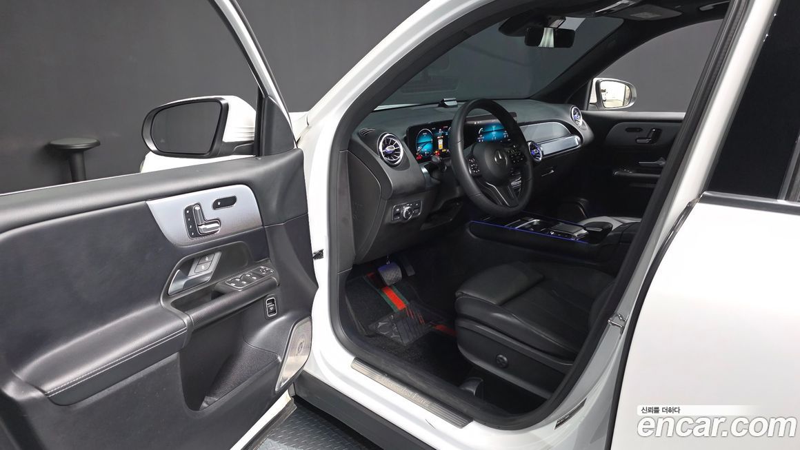 Mercedes-Benz GLB-Class 2021