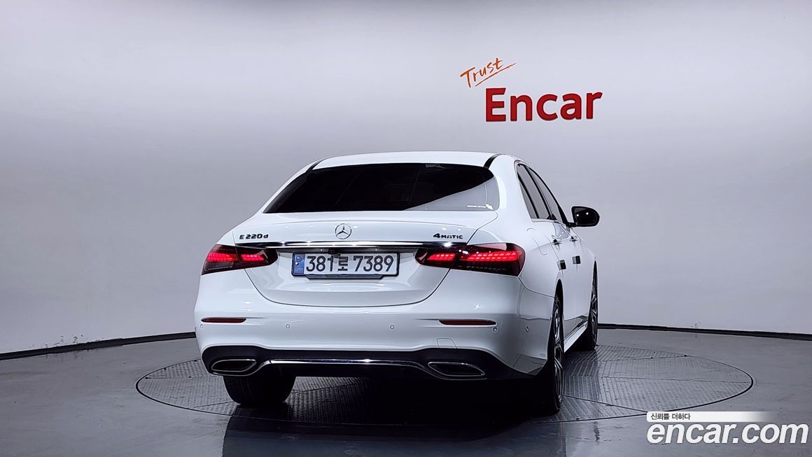 Mercedes-Benz E-Class 2021