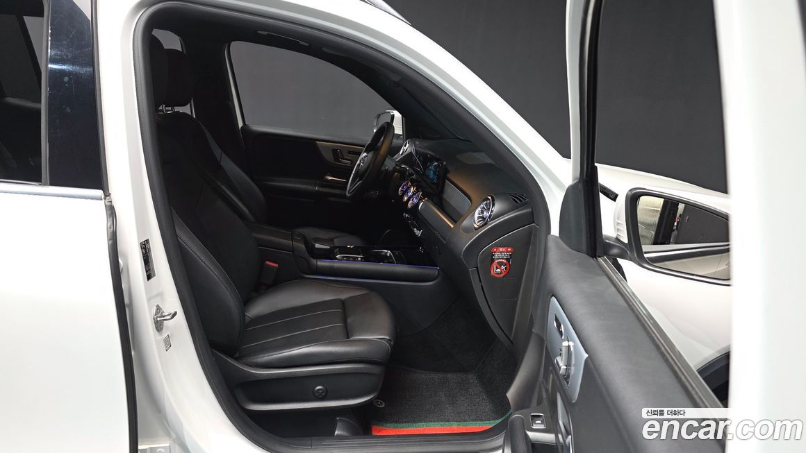 Mercedes-Benz GLB-Class 2021