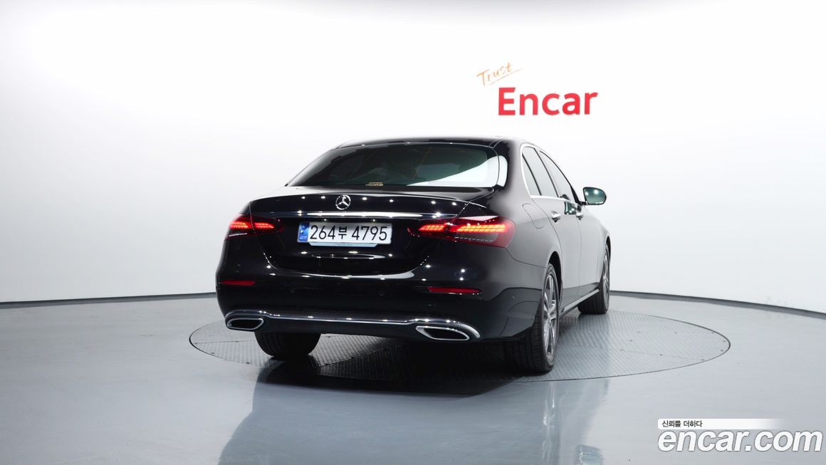 Mercedes-Benz E-Class 2023