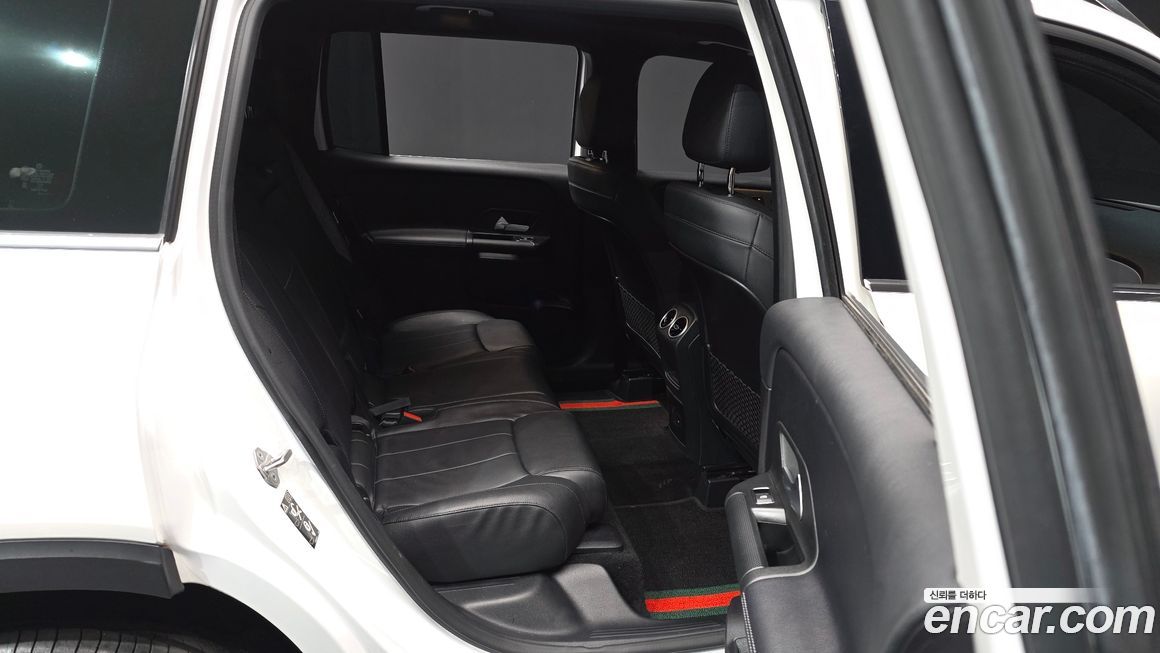 Mercedes-Benz GLB-Class 2021