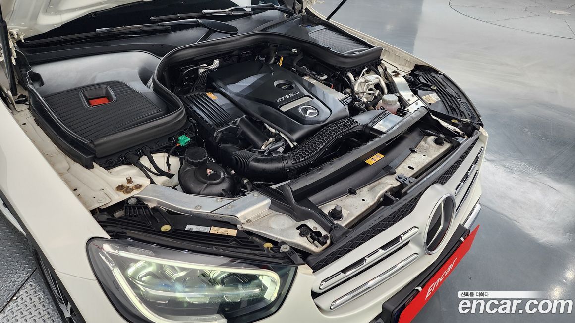 Mercedes-Benz GLC-Class 2021