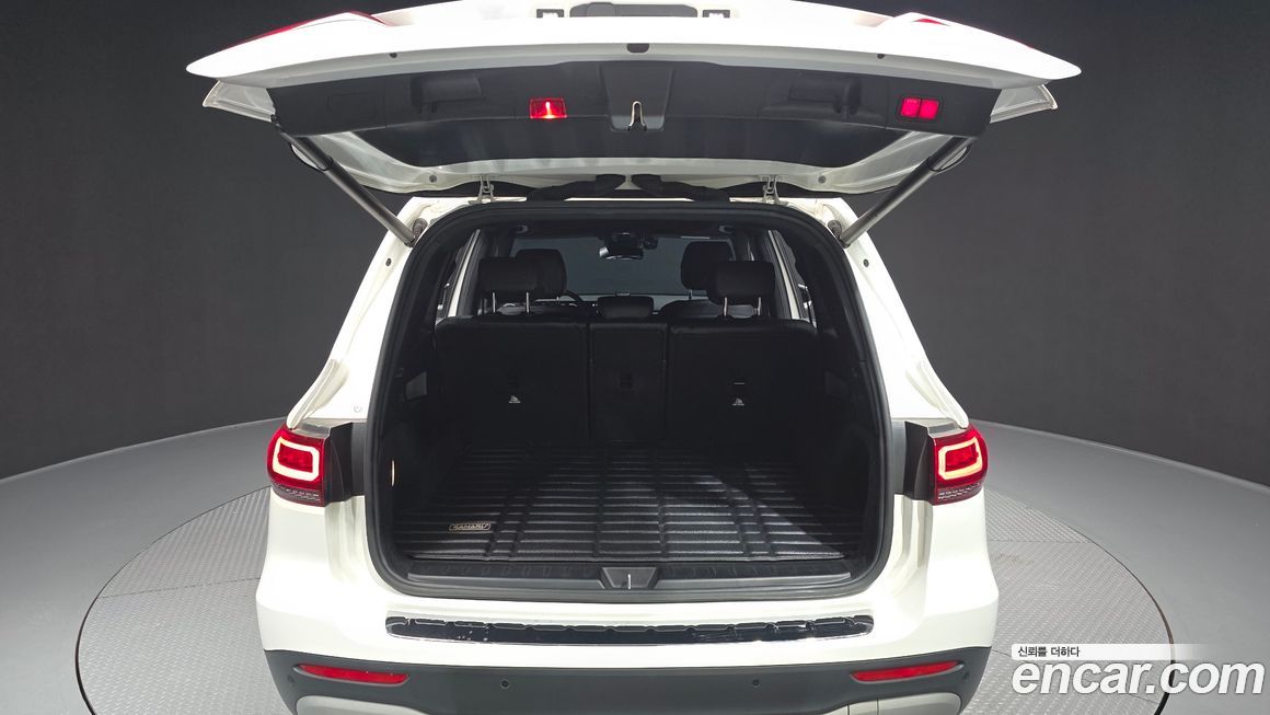 Mercedes-Benz GLB-Class 2021