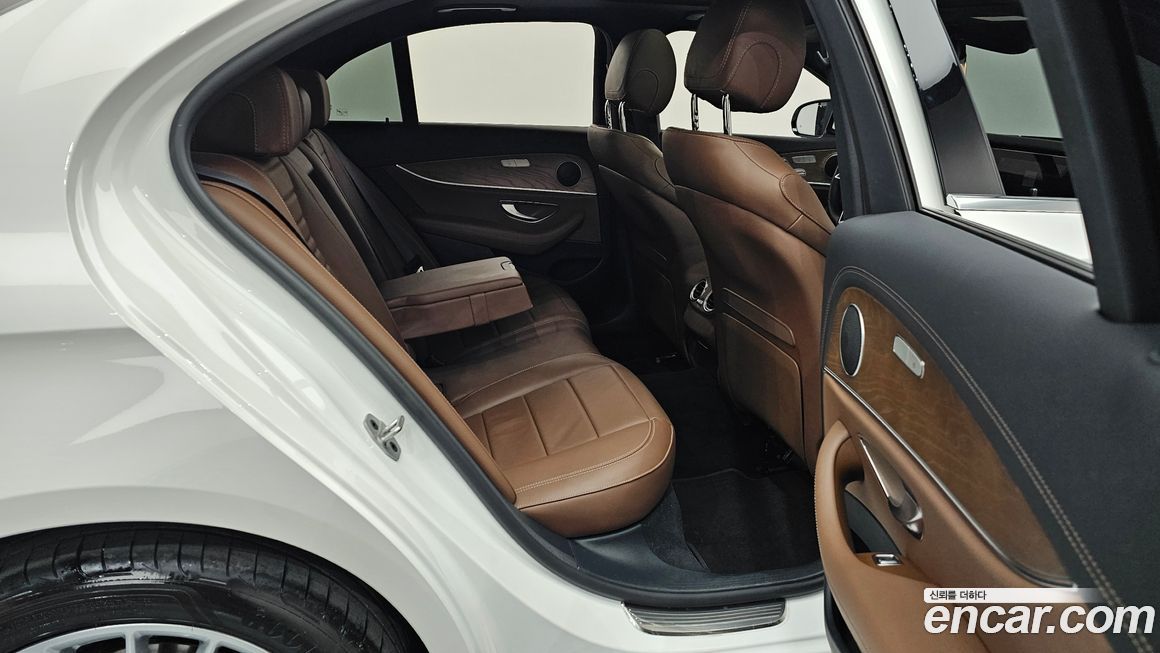 Mercedes-Benz E-Class 2021