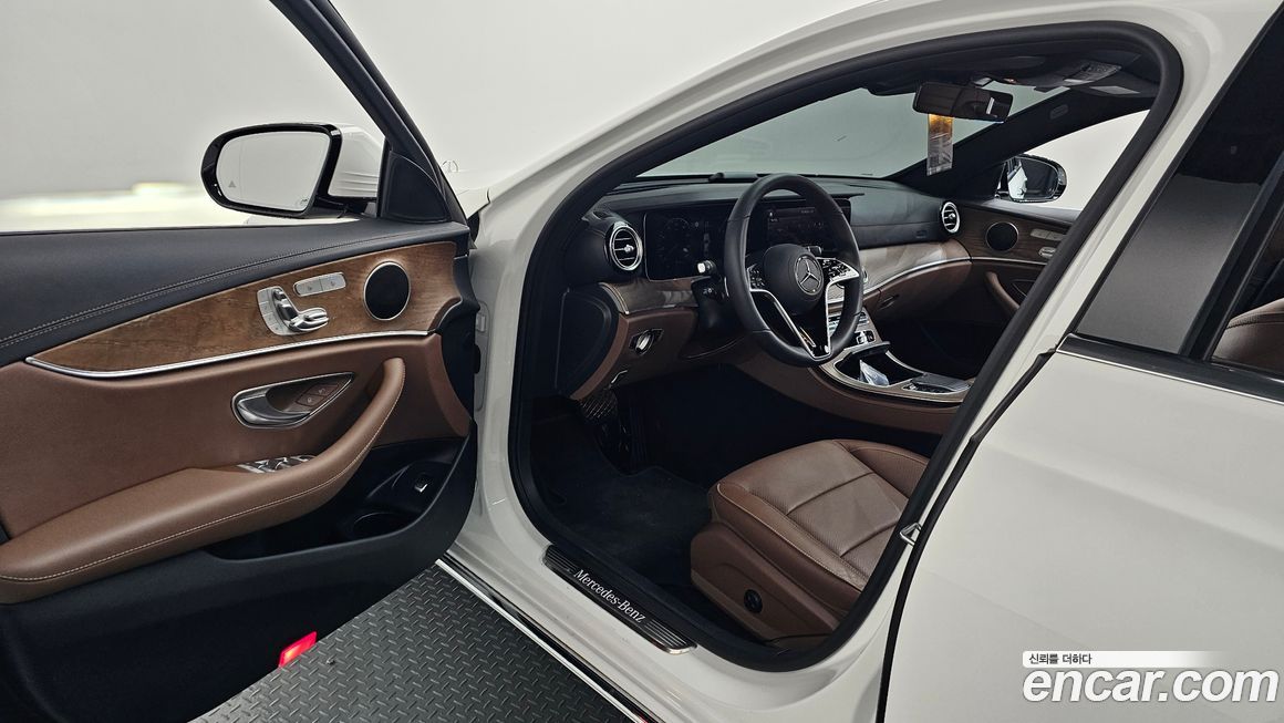 Mercedes-Benz E-Class 2021