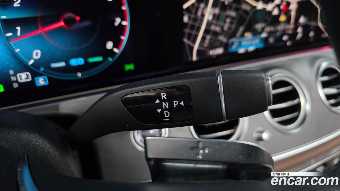 Mercedes-Benz E-Class 2022