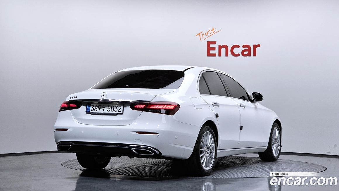 Mercedes-Benz E-Class 2021