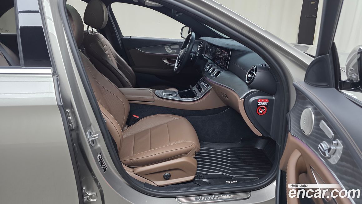 Mercedes-Benz E-Class 2022