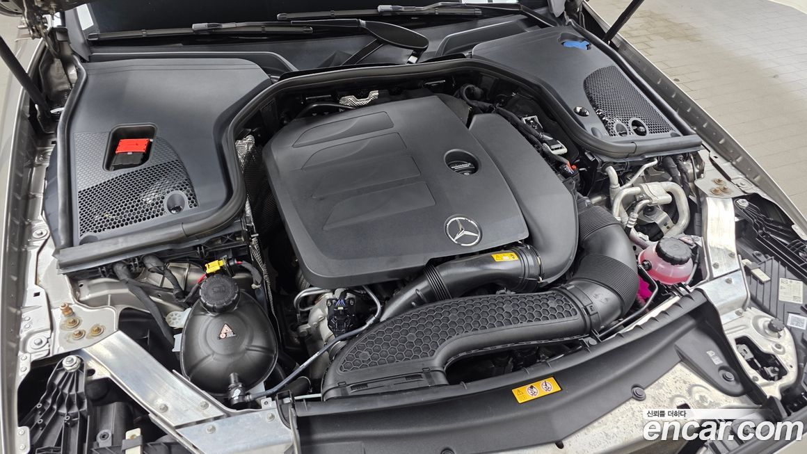 Mercedes-Benz E-Class 2022