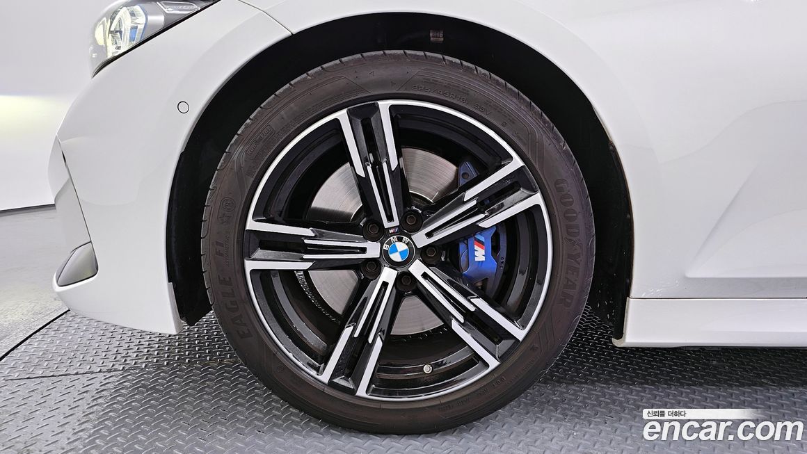BMW 3-Series 2023
