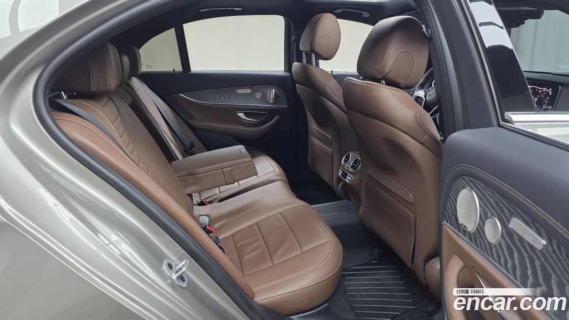 Mercedes-Benz E-Class 2022
