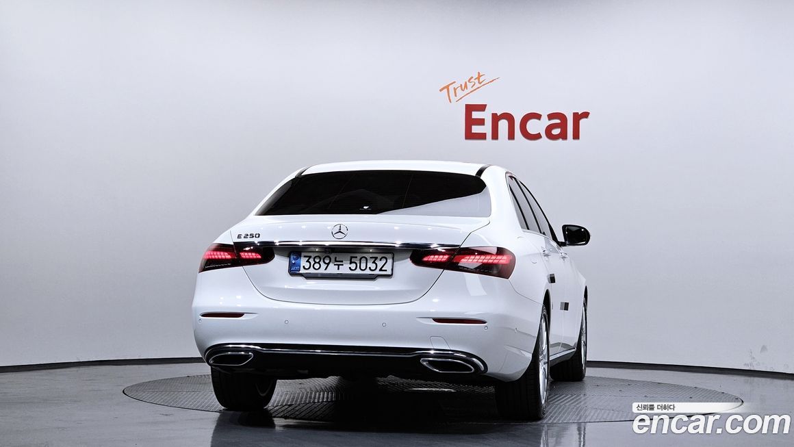 Mercedes-Benz E-Class 2021