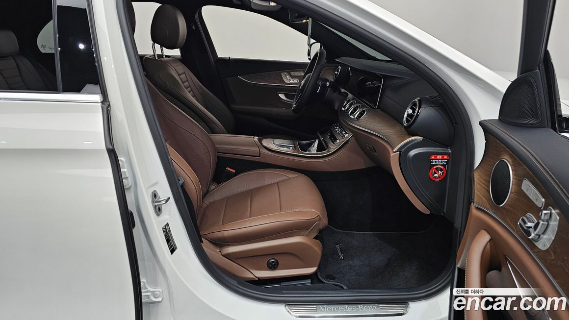 Mercedes-Benz E-Class 2021