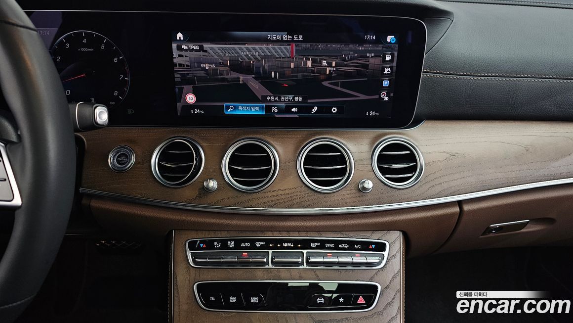 Mercedes-Benz E-Class 2021